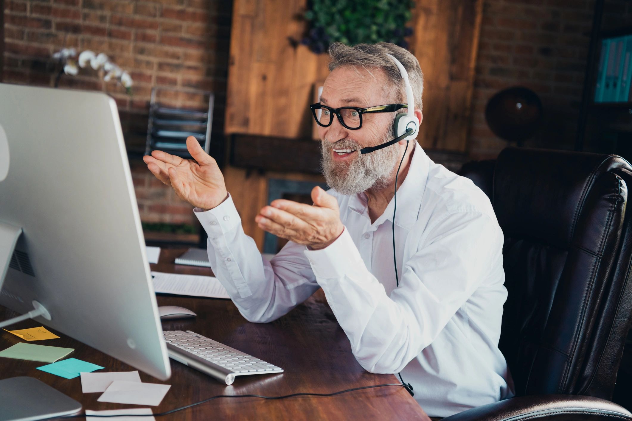 friendly tech support senior computer help modern clean